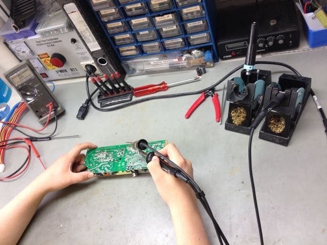 Ihre Lösung für 25v netzteile geschaltet: Der perfekte Mix aus Webshop-Komfort und Fachberatung bei De Wit Elektronika DWE