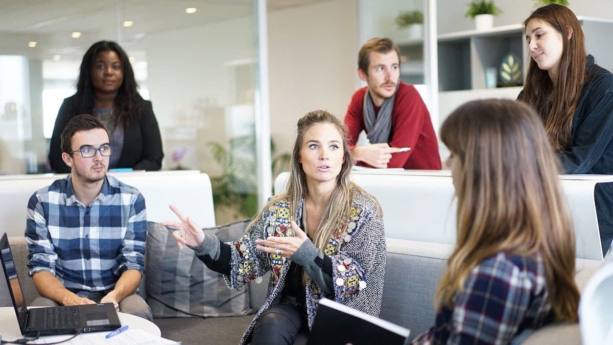 Jetzt durchstarten! Top Stellenangebote bei der E+Service+Check GmbH