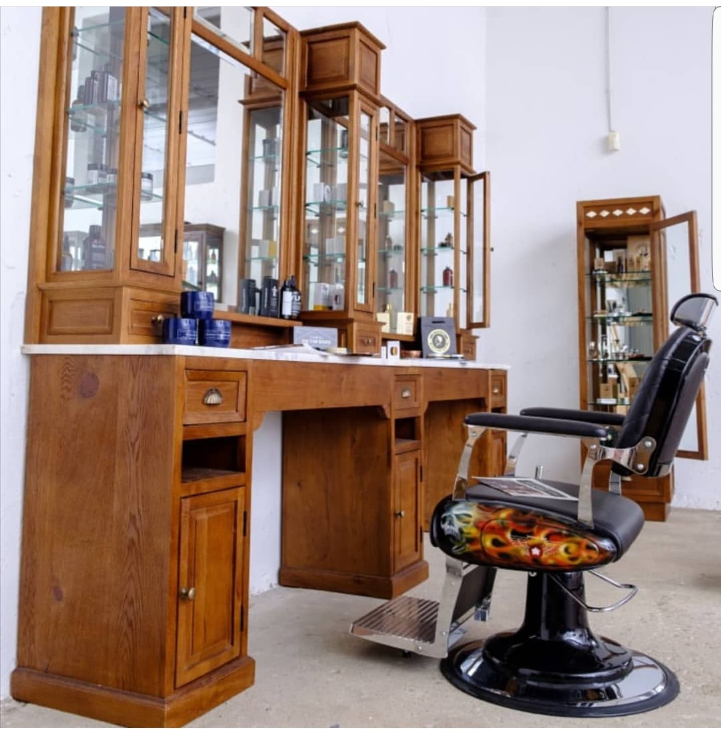 Wie ein hochwertiger Barber Stuhl Ihre Arbeit erleichtert