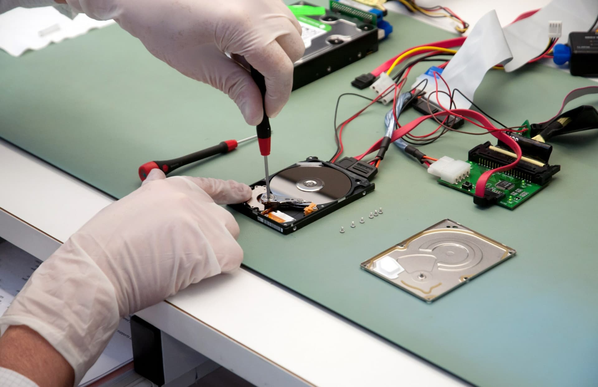 Datenrettung bei defekten Speichermedien: Häufige Fehler und wie man sie vermeidet